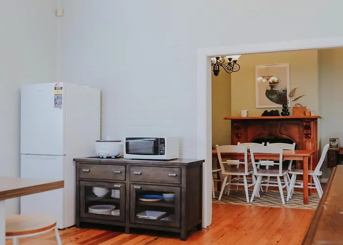 Heritage | Walk To Town, Sleeps 6 빌라 *
