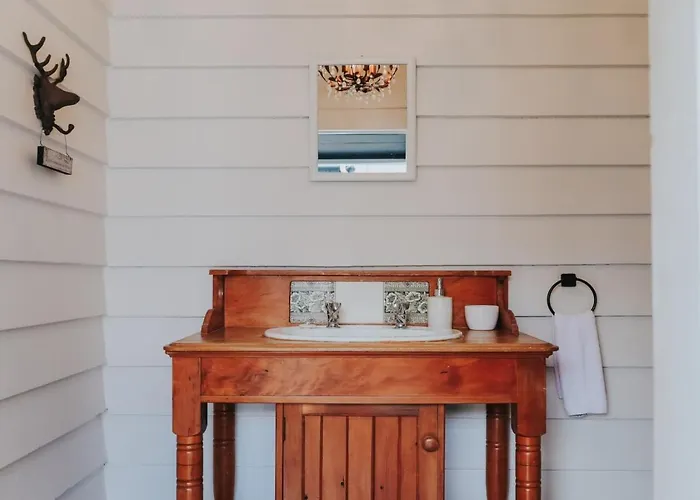 Heritage | Walk To Town, Sleeps 6 빌라